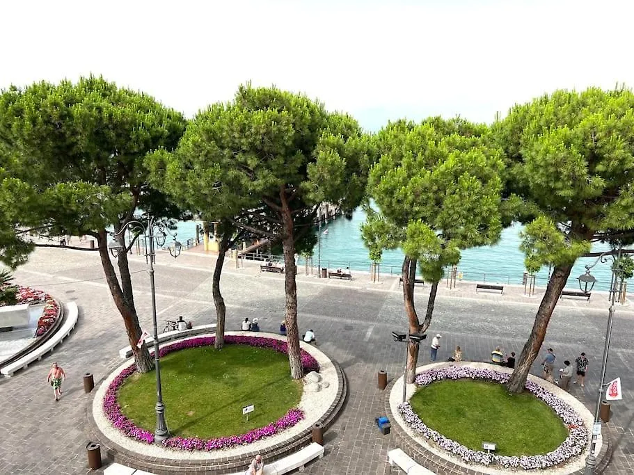 Apartmán Attico In Piazza Matteotti Desenzano del Garda