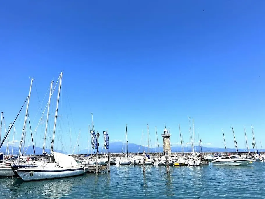 Attico In Piazza Matteotti Apartment Desenzano del Garda Italy