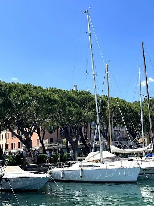 Attico In Piazza Matteotti Apartamento Desenzano del Garda